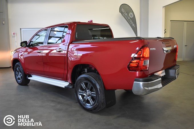 TOYOTA Hilux 2.8 D 4WD 4 porte Double Cab Lounge